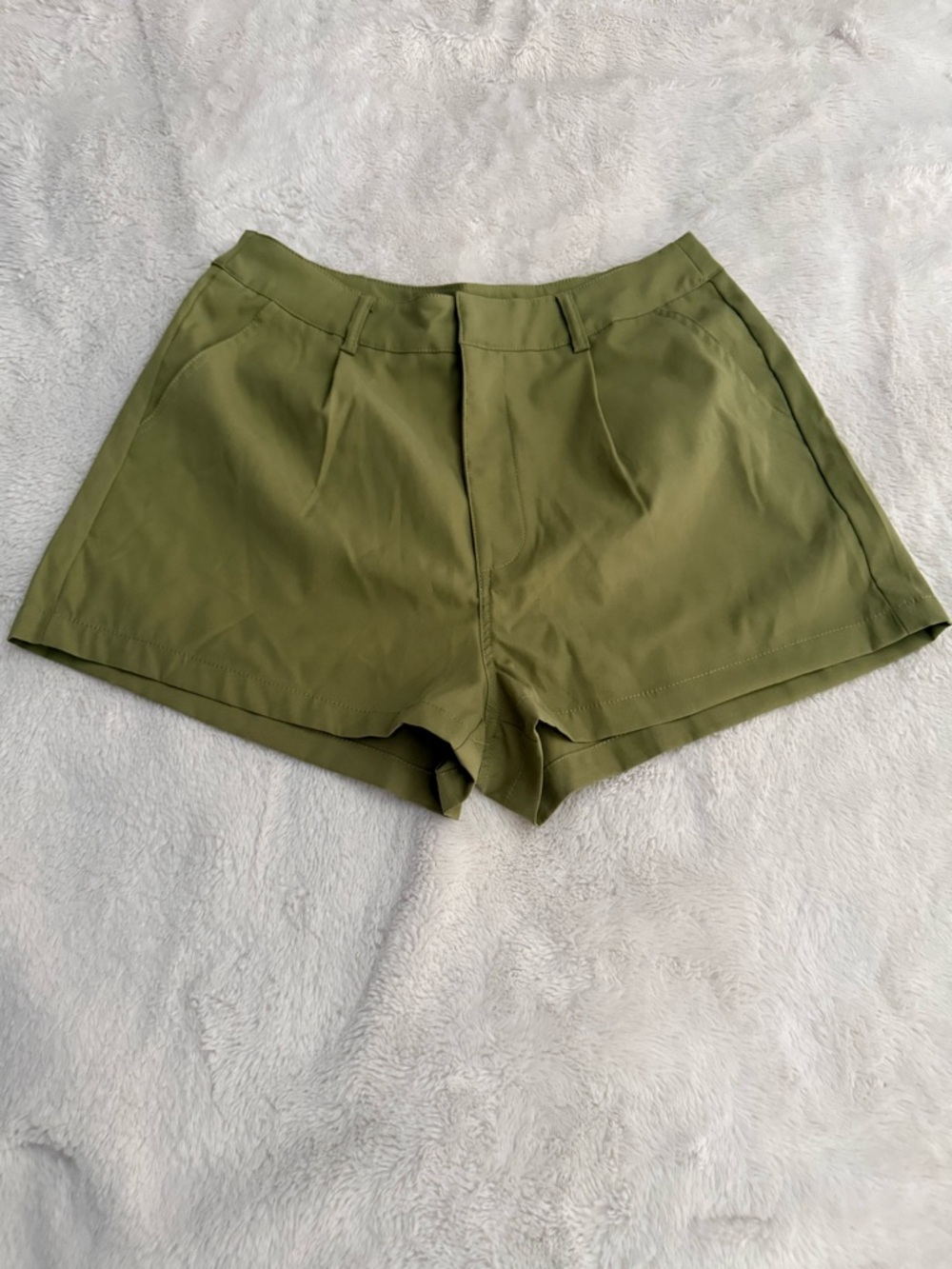 SHEIN Olive Green High-Waist Pleated Casual Shorts